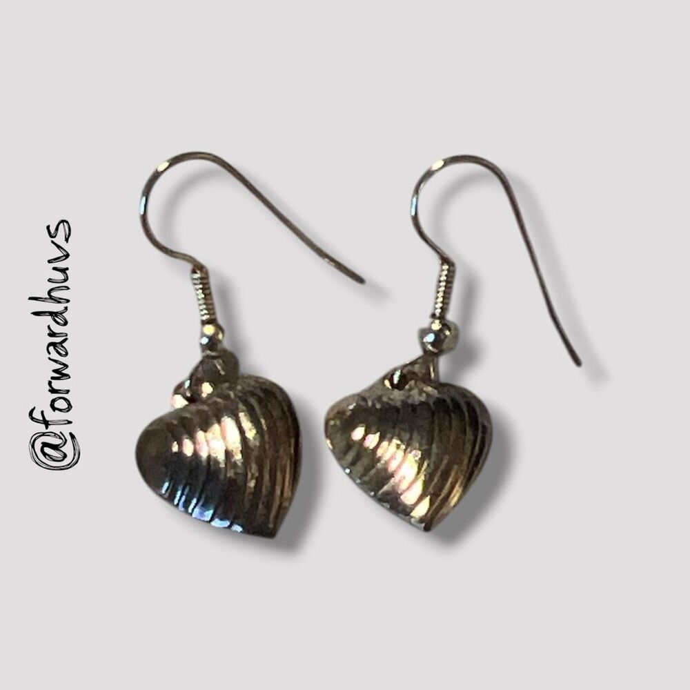 Clam Seashell Dangle Earrings